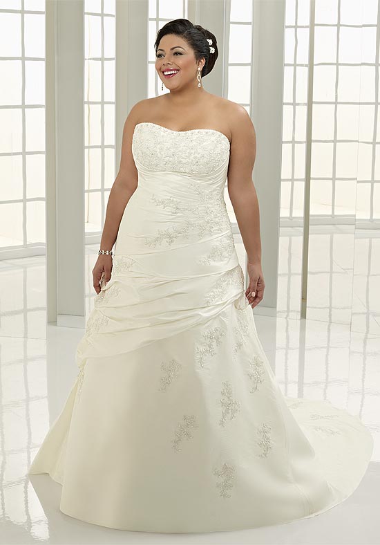 2014-buyuk-beden-gelinlik (3).jpg