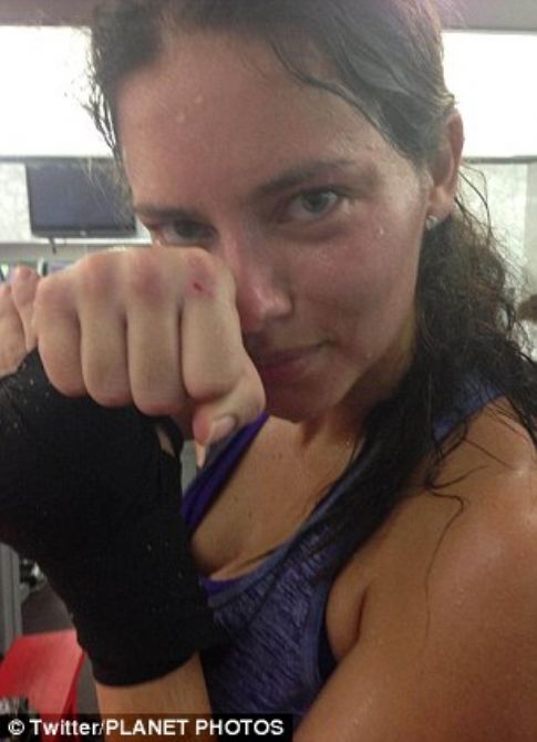 adriana lima (6).jpg