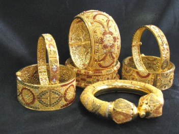 altın-kelepçe-bileklik-2014 (6).jpg