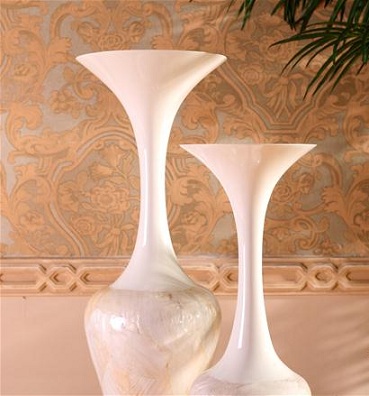 Beyaz-modern-farklı-dekoratif-modern-vazo-modeli.jpg