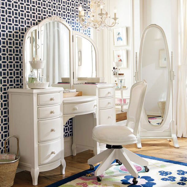 çekmeceli-beyaz-renk-makyaj-masası-tuvalet-masası-mobilya-fiyatları.jpg