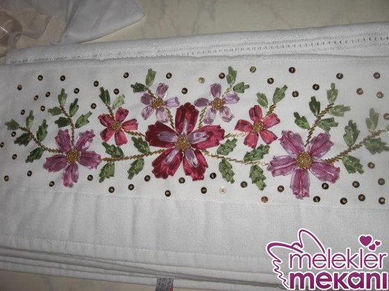 ceyizlik kurdela nakisli havlu modeli.jpg