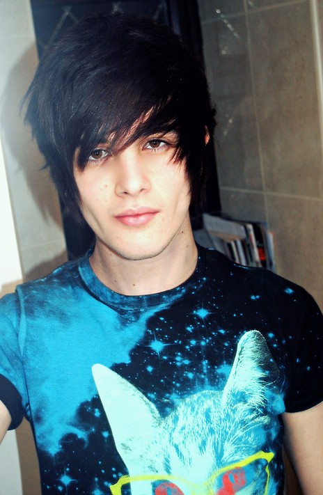 Cool-Emo-Hairstyles-for-Guys.jpg
