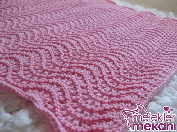 dalgali ajur modelinden pembe bebek battaniye modeli.jpg