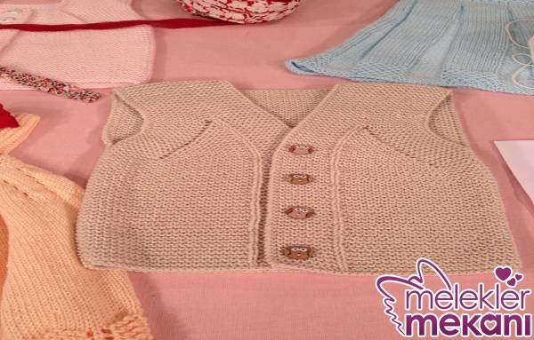 derya baykal kolay bebek yelek modeli.jpg