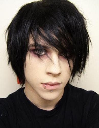emo-frisuren-7__large_389_500_c1.png