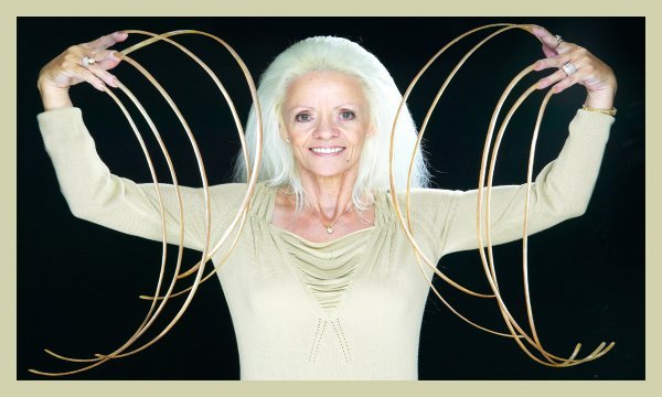 en uzun tırnaklı kadın 4.jpg