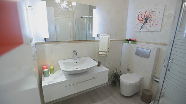 evim sahanenin yaptığı banyo.jpg