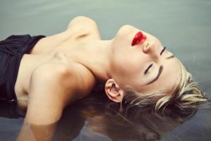 farklı en güzel kız avatarlari kadin avatarlari bayan (74).jpg