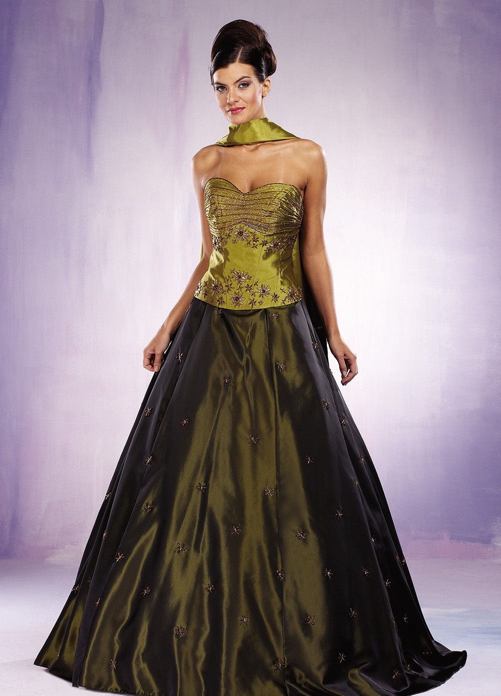 fıstık yeşili taşlı işlemeli abiye modeli 2019.jpg