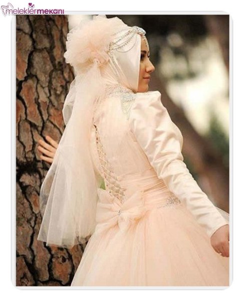 fiyonklu gelinlik modelleri_ (15).jpg
