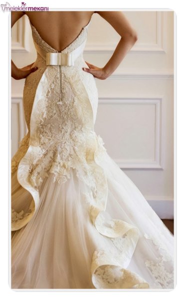 fiyonklu gelinlik modelleri_ (7).jpg