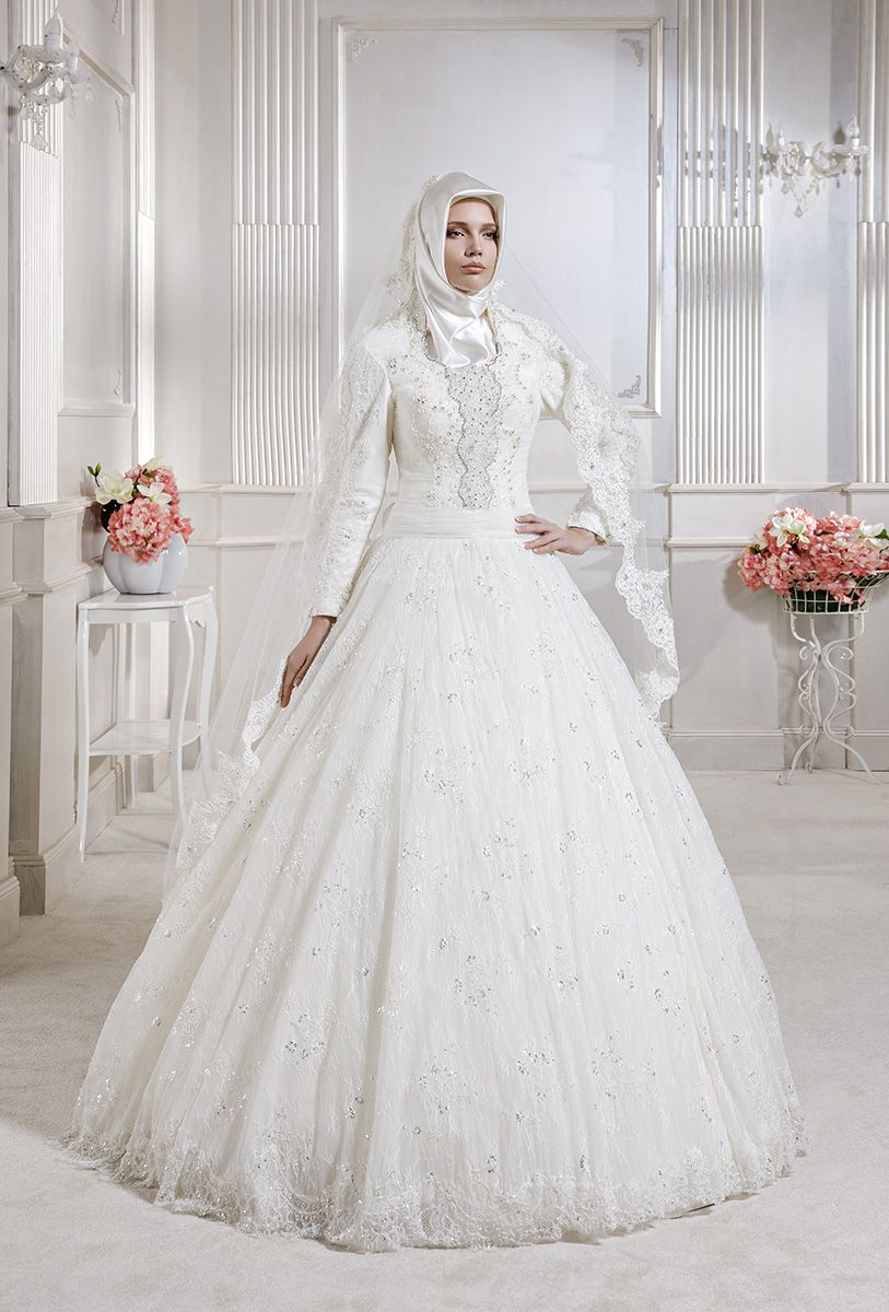 Fransız-dantel-detaylı-çok-zarif-tesettür-prenses-gelinlik-modelleri.jpg