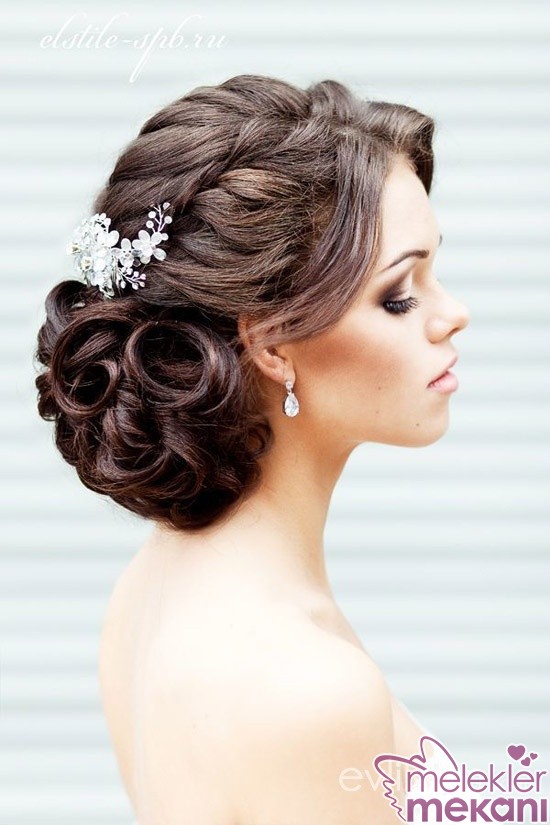 gelin bası topuz modeli.JPG