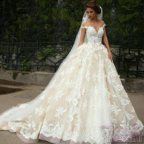 güpür dantelli gelinlikler.jpg