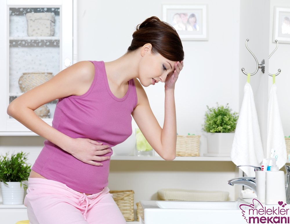 hamilelik belirtileri mide bulantisi.jpg