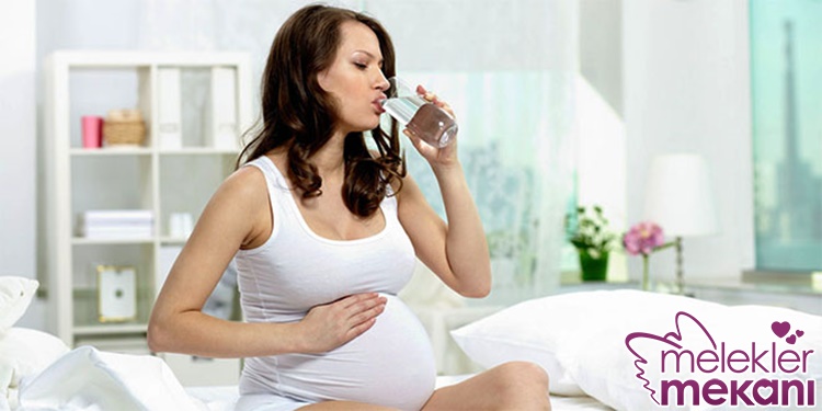 hamilelikte gece su içmek zararlımıdır.jpg