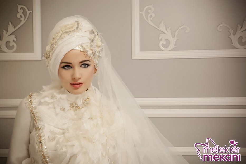 inci-beyazı-tesettür-gelinlik-çeşitleri-1024x682.JPG