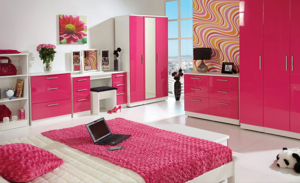 incredible-pink-bedroom-fur.jpg