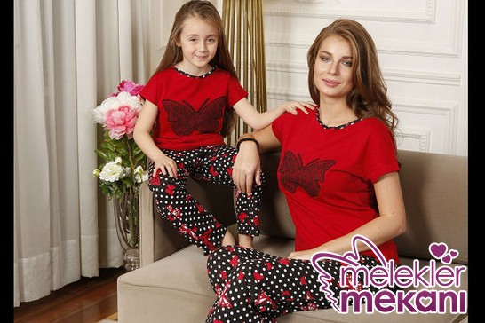 Kelebek-desenli-anne-kız-pijama-takımları.JPG