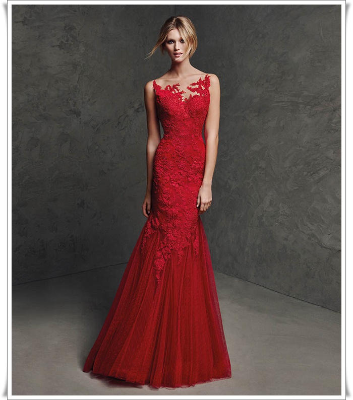kırmızı uzun dekolteli tüllü işlemeli abiye elbise modelleri_ (3).jpg