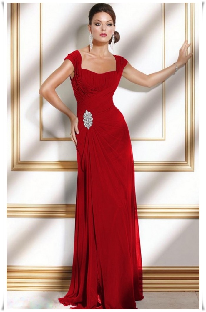kırmızı uzun dekolteli tüllü işlemeli abiye elbise modelleri_ (5).jpg