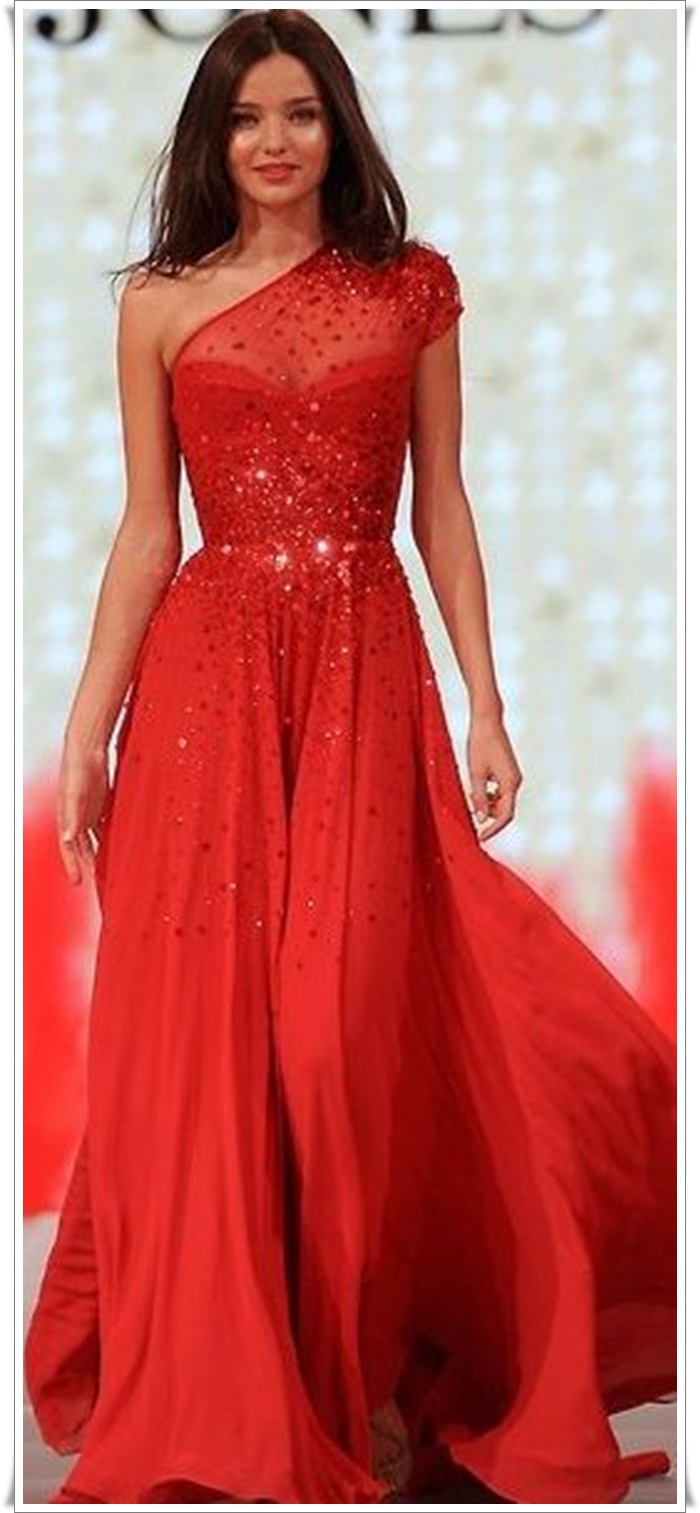 kırmızı uzun dekolteli tüllü işlemeli abiye elbise modelleri_ (7).jpg