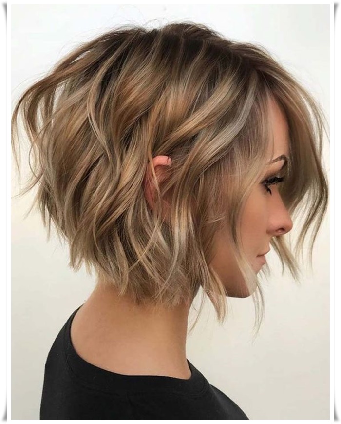 kısa kesim kadın saç kesimleri örnekleri resimleri_ (3).jpg