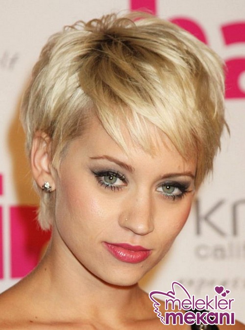 Kısa-sarı-saç-modelleri-2012.JPG