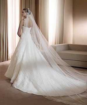 kuyruklu gelinlik (9).jpg