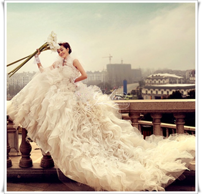 kuyruklu gelinlik modelleri_ (16).jpg