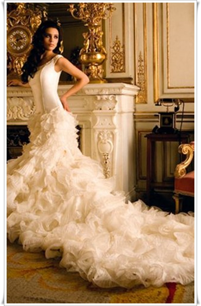 kuyruklu gelinlik modelleri_ (3).jpg