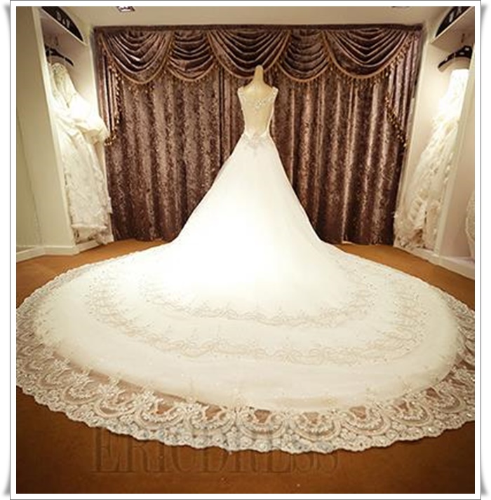 kuyruklu gelinlik modelleri_ (5).jpg