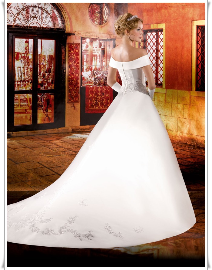 kuyruklu gelinlik modelleri_ (7).jpg