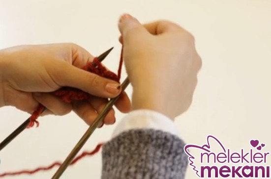 lastik orgude ucuncu asama ikinci ilmek icin iplik kendinize cekilir.jpg