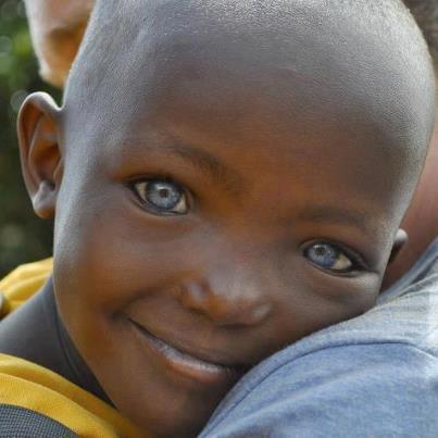 Mavi-gözlü-zenci-çocuk.jpg