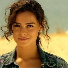 ozge ozpirincci (10).jpg