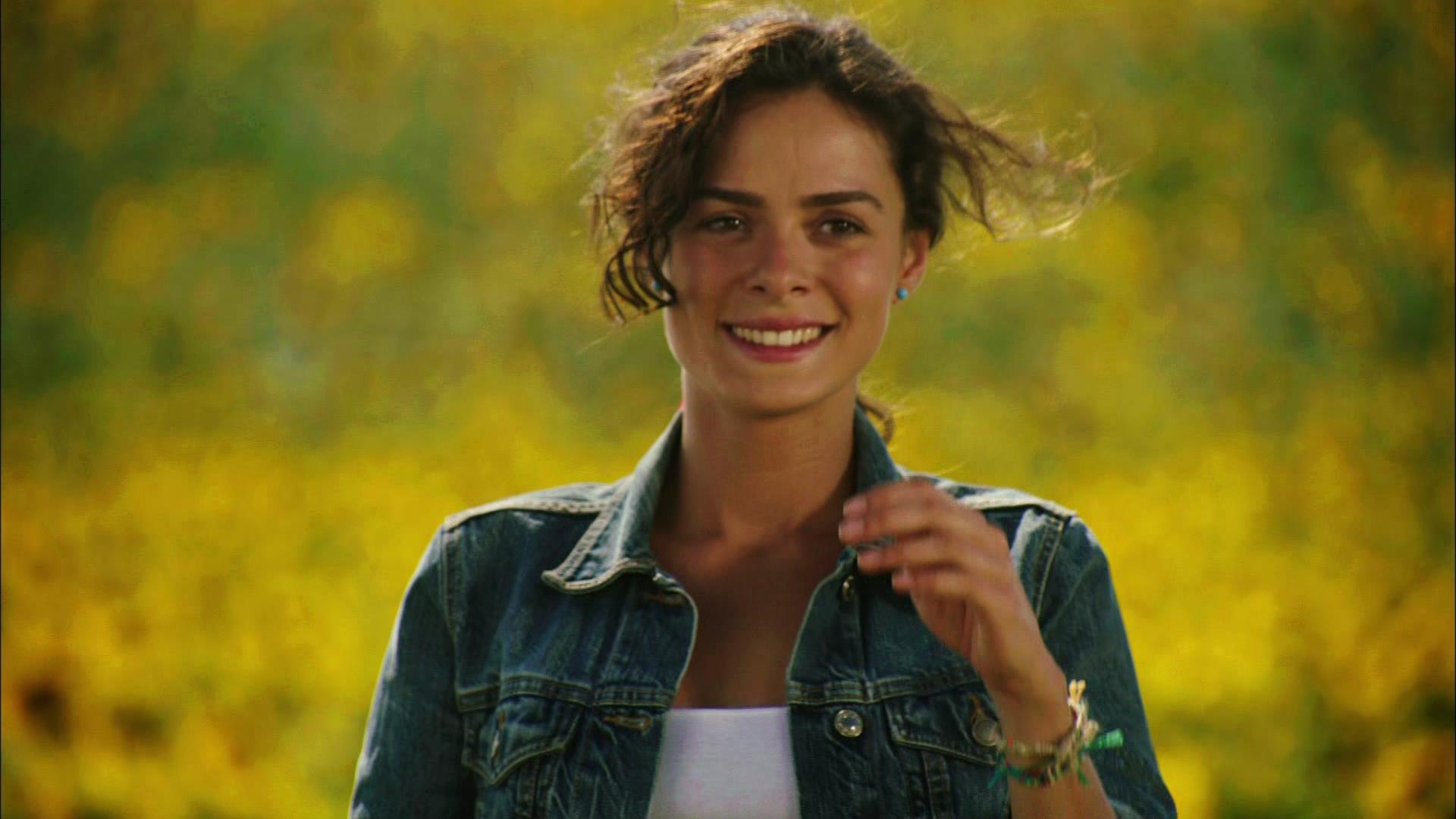 ozge ozpirincci (8).jpg