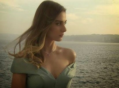 ozlem yilmaz (2).jpg