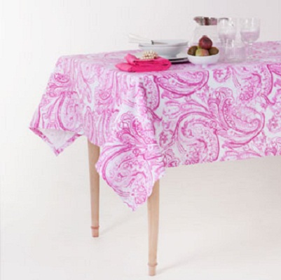 pembe-beyaz-desenli-zara-home-masa-örtü-tasarımları-modelleri.jpg
