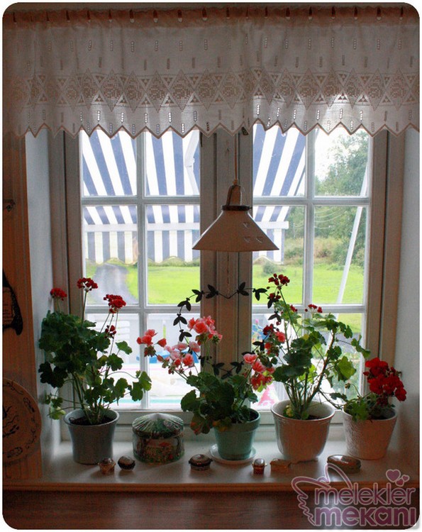 pencere önü dekorasyonu.jpg