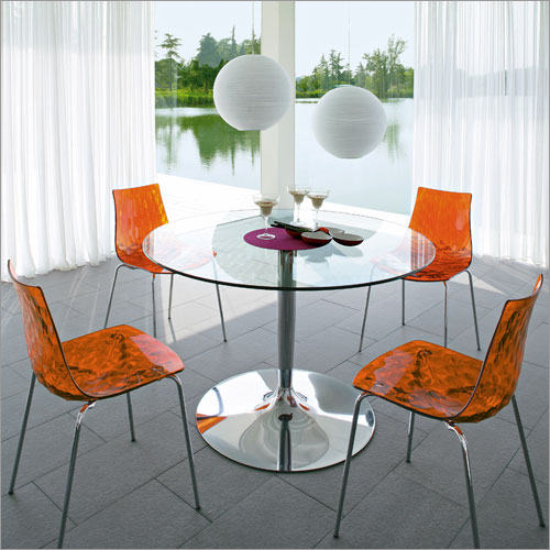 planet-table-with-ice-chairs-and-optional-stools.jpg