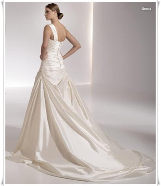 pronovias gelinlik modelleri_ (6).jpg