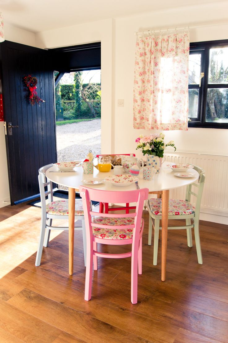 Renkli-mutfak-Masası-ve-sandalye-modelleri-2015-3.jpg