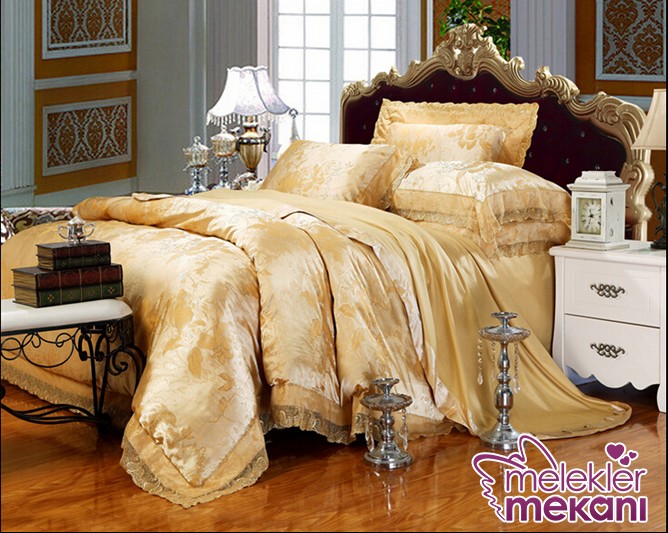 Romantic-lace-bedspread-tribute-silk-bedding-set-king-queen-size-new-fashion-duvet-cover-set-bed.JPG