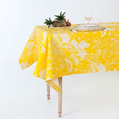 sarı-beyaz-yaprak-desenli-zara-home-masa-örtü-modelleri.jpg
