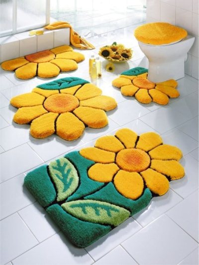 Sarı-kasım-patı-çiçek-desenli-yaşil-yapraklı-banyo-paspas-modeli.jpg