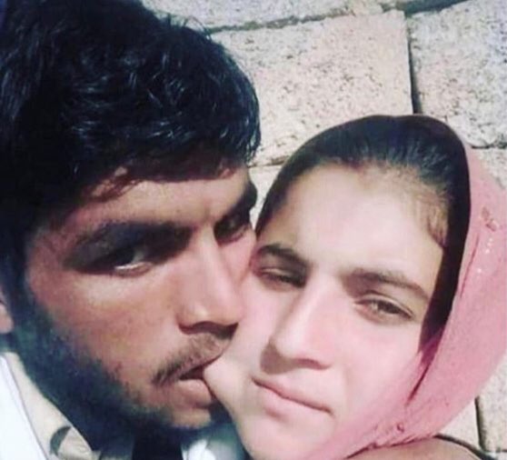 seninle şöyle olabilirdik yanak ısırma.jpg