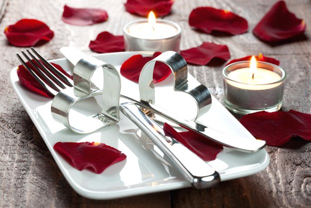 sevgililer-günü-masa-düzeni (2).jpg