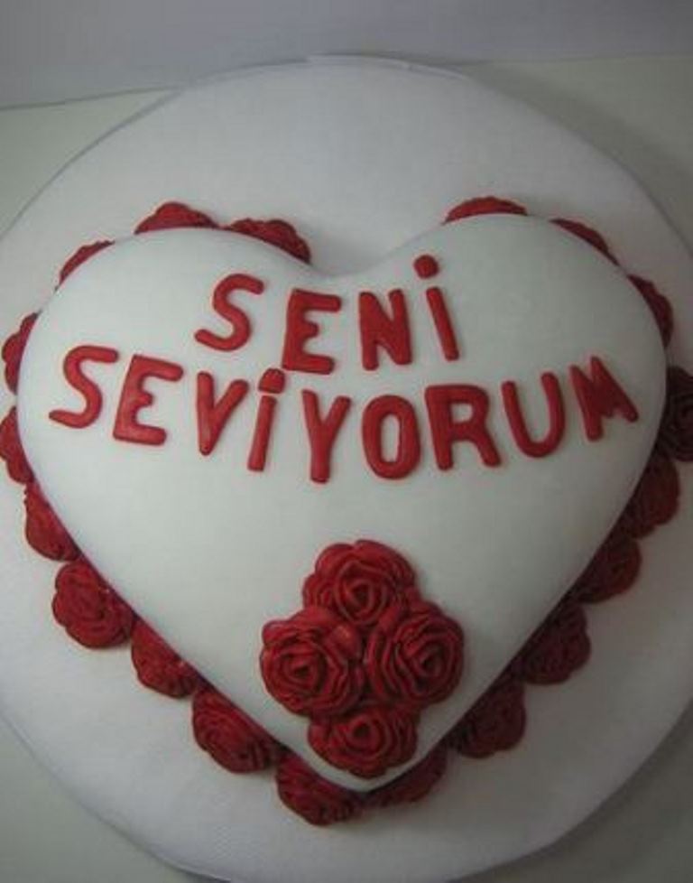 sevgililer-günü-pasta-modeli.jpg